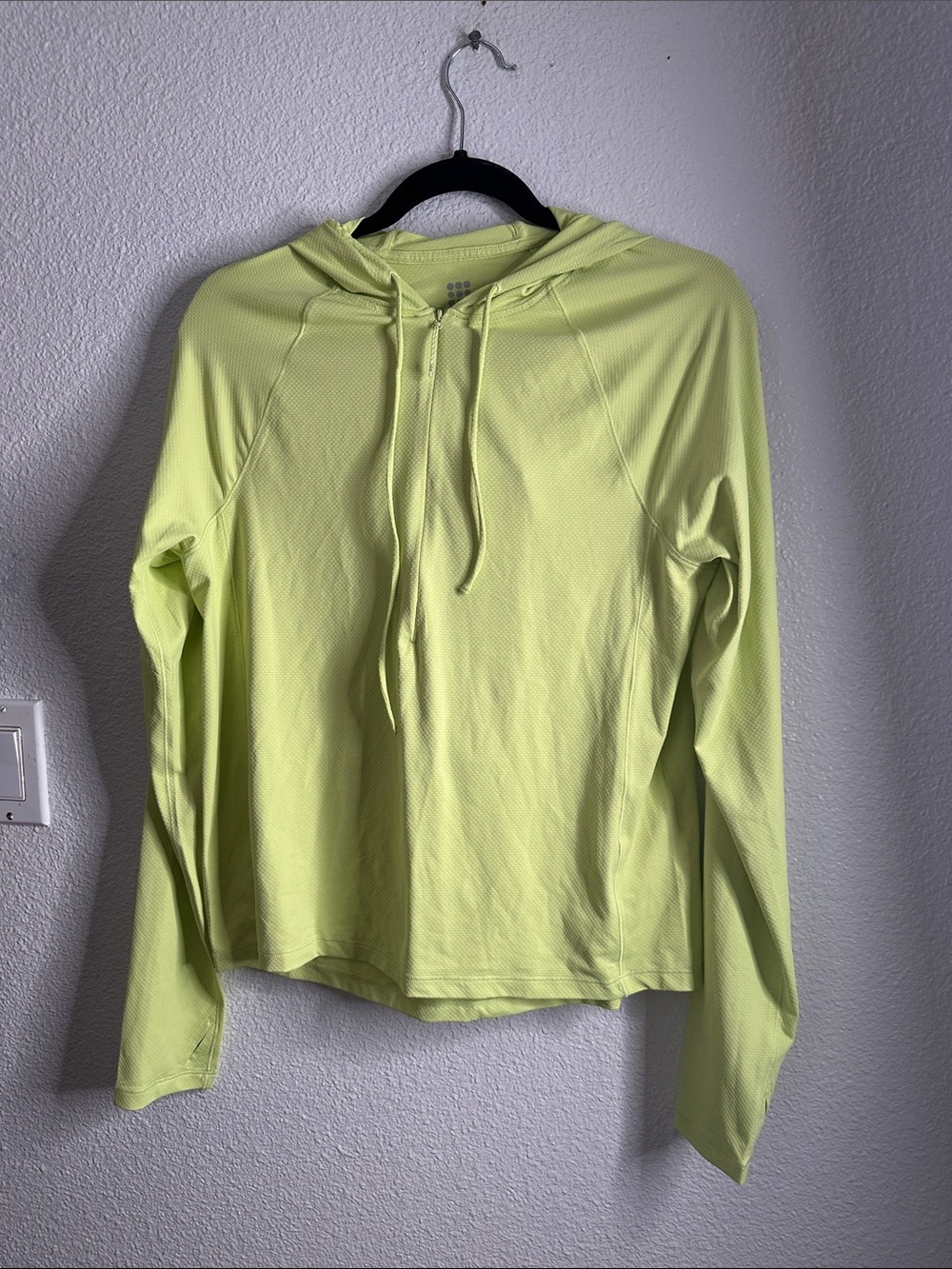 Title nine neyon Light Green Hooded Long-Sleeve Women's Top size M gym workout
